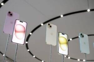 iPhone 15 (фото: Bloomberg)