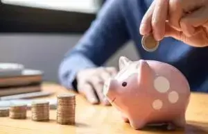Як навчитися накопичувати і припинити витрачати гроші / Фото ілюстроване