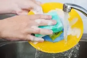 Губка для посуду / Фото: kiev.cleaning