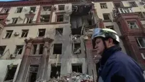 Наслідки ракетного удару по багатоповерхівці в Запоріжжі, 18 жовтня 2023 року / Фото: Радіо Свобода