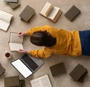 Книги про маркетинг: рекомендації для фахівців / Фото: фрипик freepik.com