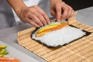 Современные тренды в мире суши: инновационные сочетания вкусов и ингредиентов