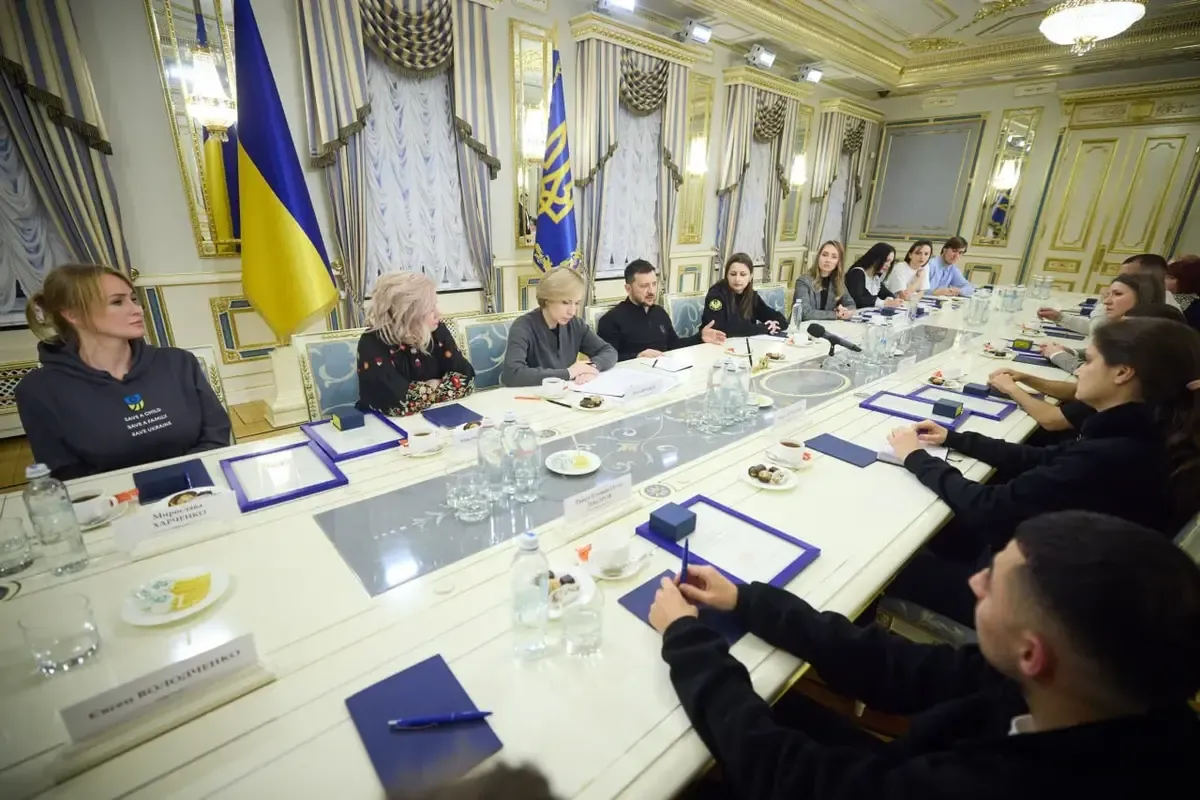 Володимир Зеленський нагородив двох запорізьких волонтерів