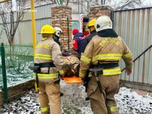У Запоріжжі врятували 72-річну бабусю, яка впала у підвал