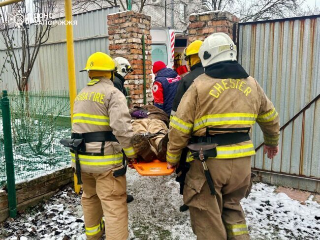 У Запоріжжі врятували 72-річну бабусю, яка впала у підвал
