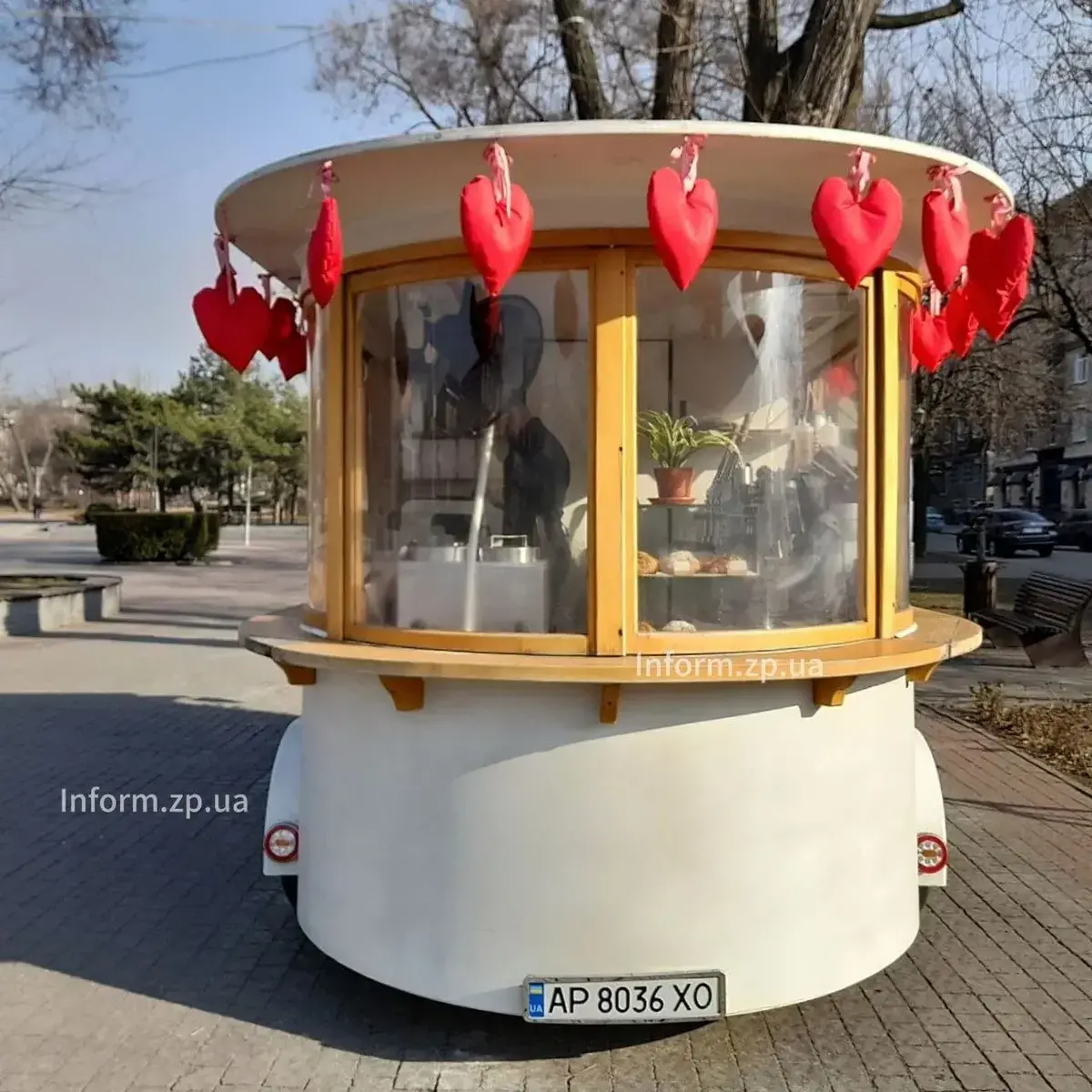 Як прикрасили вулиці Запоріжжя до Дня Закоханих
