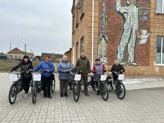 У Запорізькому районі соцпрацівникам видали електровелосипеди