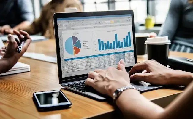 Воронка продажів в CRM: як створити та оптимізувати процес продажів