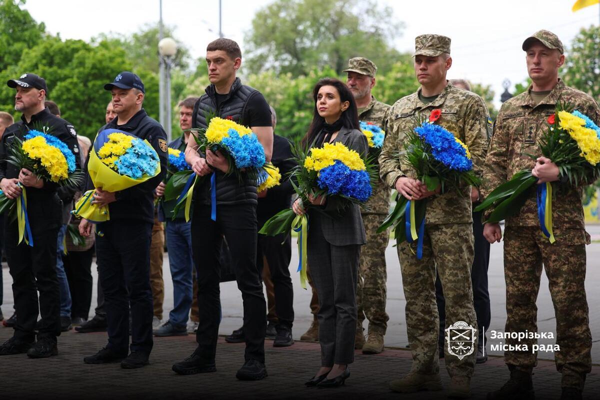Жителі Запоріжжя вшанували День пам’яті та перемоги над нацизмом