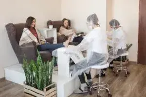 Педикюрне крісло: комфорт для клієнта — впевненість для майстра