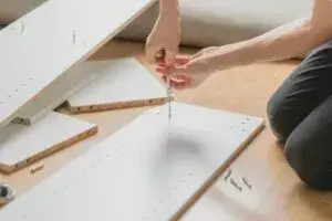 Из чего делают недорогую, но аккуратную мебель?