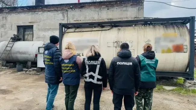 Резервуари, де зберігали фальсифіковане пальне