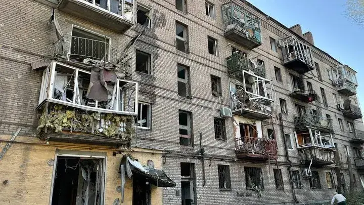 Поранили поліцейського та зруйнували 26 домівок: наслідки обстрілів за минулу добу