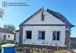 Двоє поранених та 24 повідомлення про руйнування майна: наслідки обстрілів на запорізькому напрямку