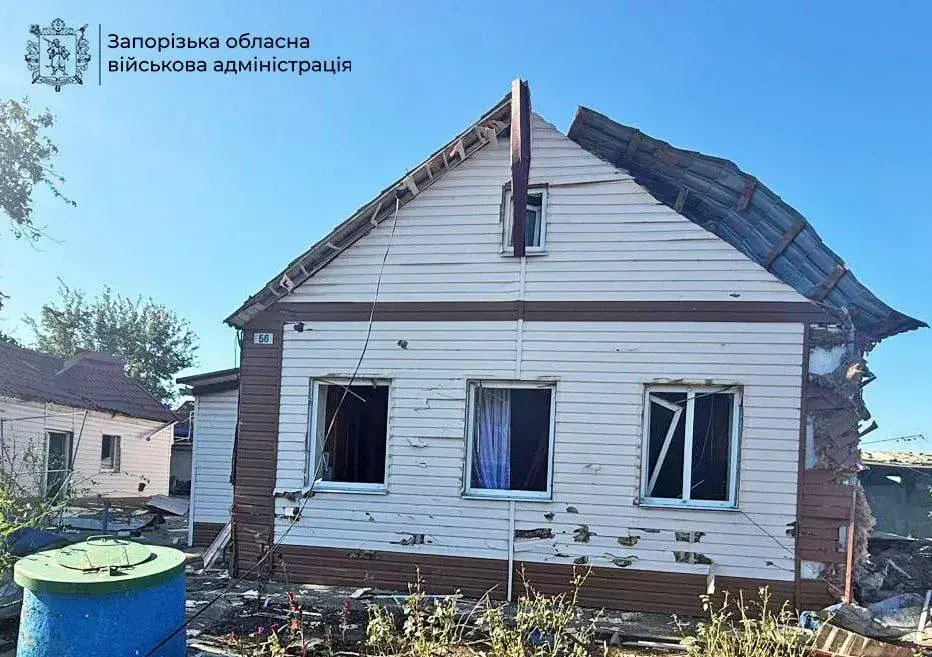 Двоє поранених та 24 повідомлення про руйнування майна: наслідки обстрілів на запорізькому напрямку