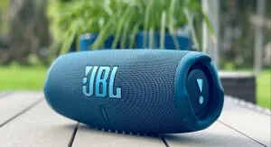 Почему стоит купить колонку JBL для активного отдыха