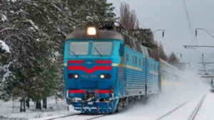 Через потужні обстріли змінили графік поїздів між Запоріжжям та Дніпром