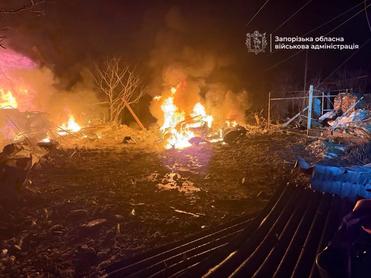 Ворожий дрон поцілив у приватний сектор Запоріжжя: зруйновані будинки та є поранені