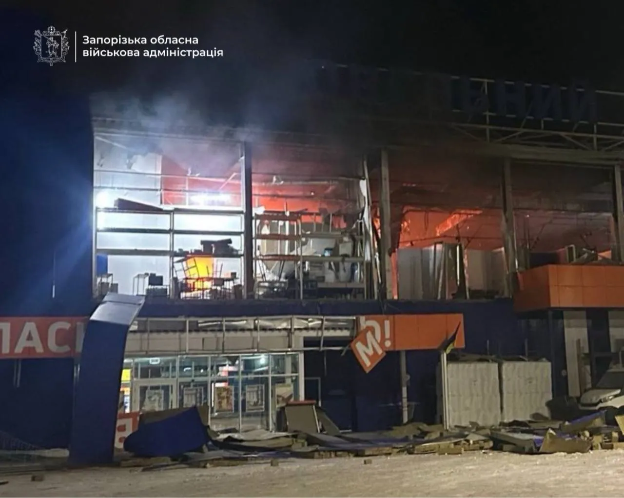 Ворог вдарив по ТЦ дроном у Запоріжжі: все що відомо на цей час