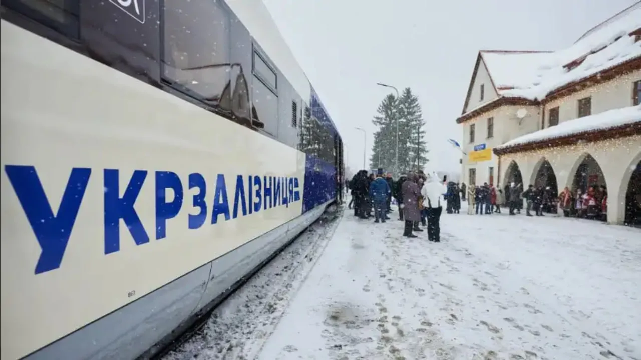 Поїзди до Запоріжжя масово скасовують через безпекову ситуацію
