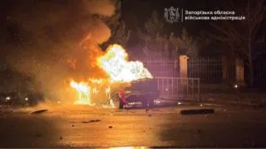 Загорівся автомобіль через атаку дронів по Запоріжжю