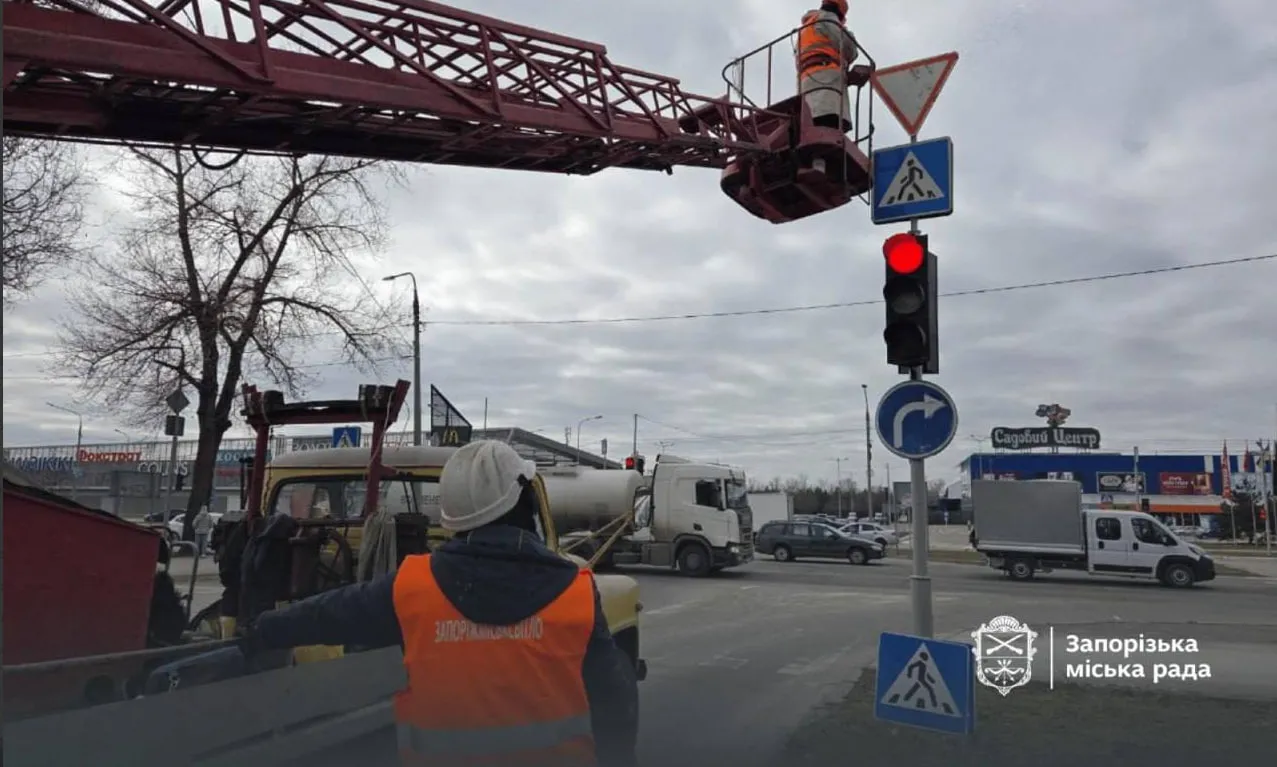 Оновили дорожні знаки на одному з найжвавіших перехресть