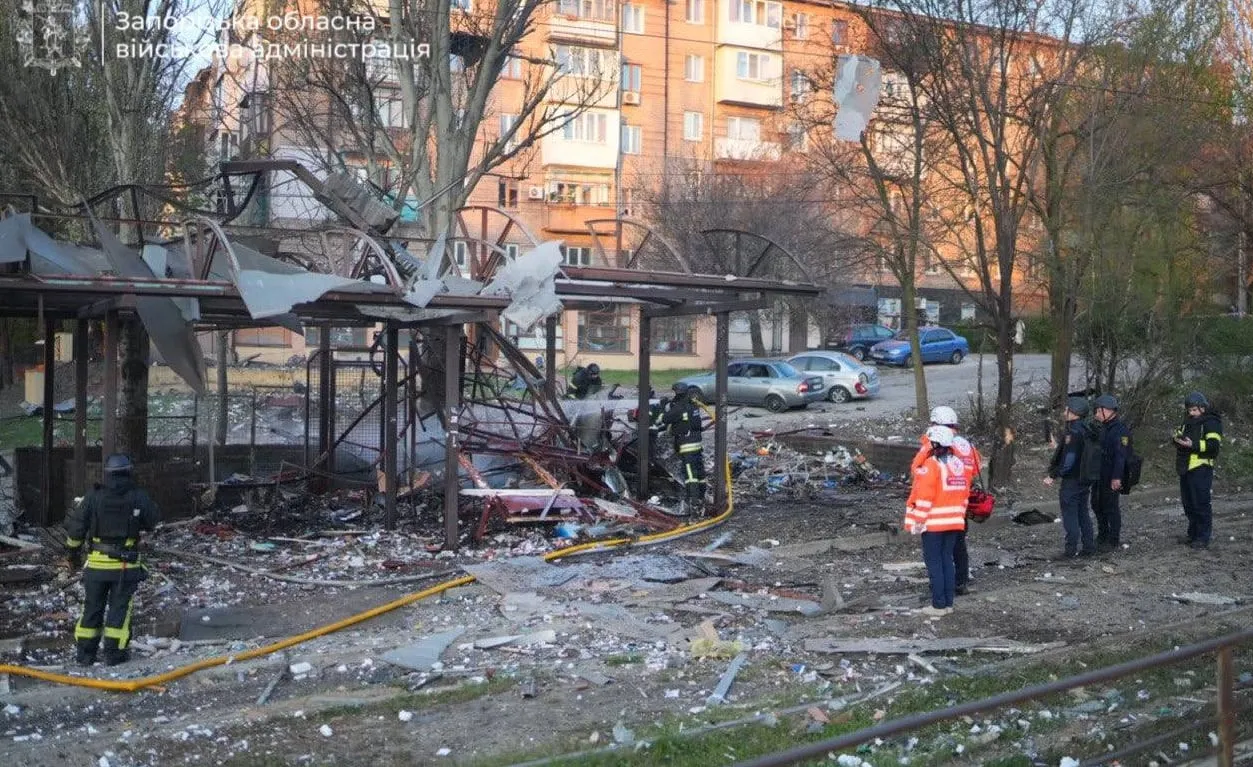 Ворог завдав понад 700 ударів: через атаку на Запоріжжя загинула жінка