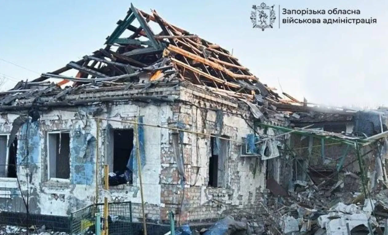 Один загиблий та вісім поранених: ворог масовано вгатив по Запоріжжю