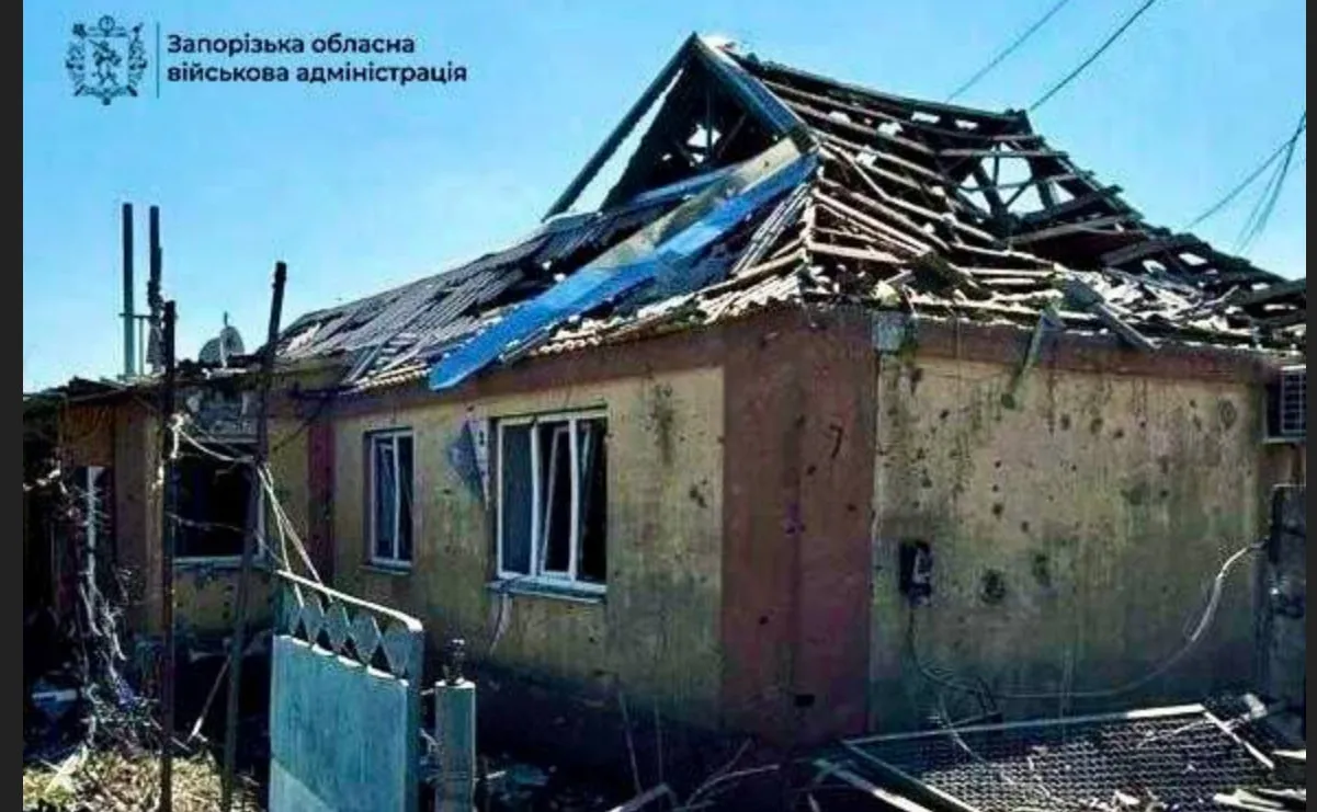 Двоє загиблих та четверо поранених: наслідки масованої атаки на Запоріжжя