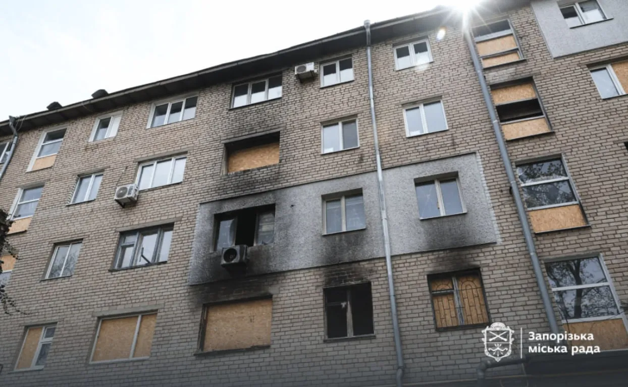 У Запоріжжі почали відновлювати багатоповерхівку на вулиці Іванова