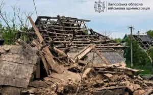 2 загиблих та поранені: Російські терористи атакували цивільні авто на Запоріжжі