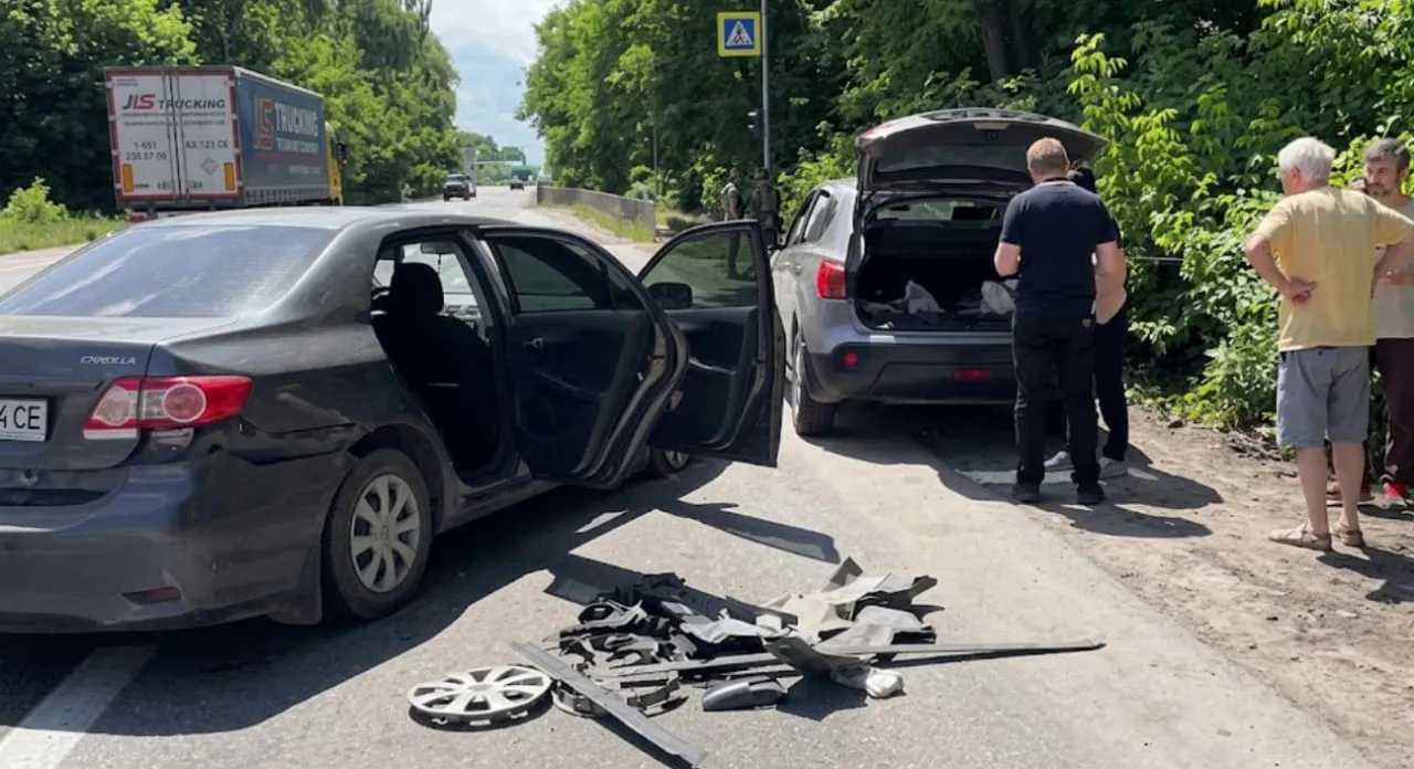Російський дрон атакував авто з людьми в Запоріжжі