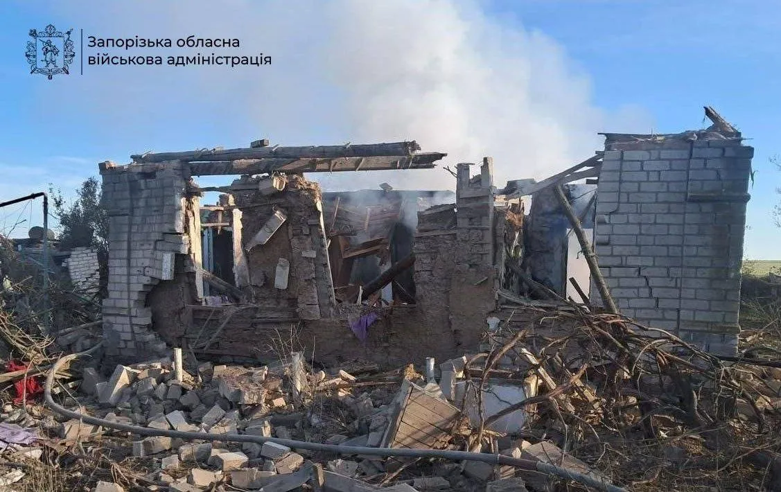 Ворог вдарив по Вільнянську: є поранені і люди під завалами