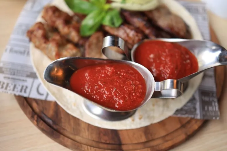 Как выбрать аджику для мяса, гарниров и домашних закусок