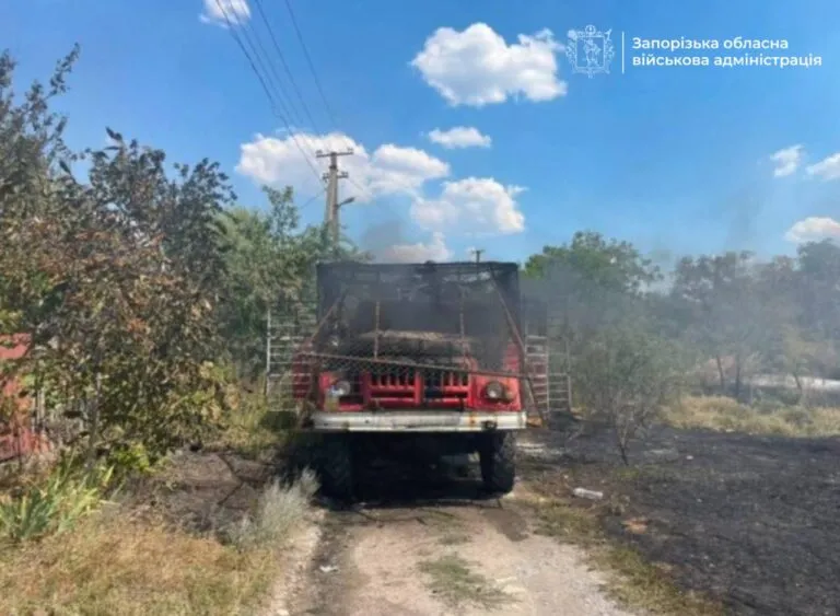 Загинули чоловік і жінка, поранено рятувальників: наслідки ворожих ударів по Запорізькому району