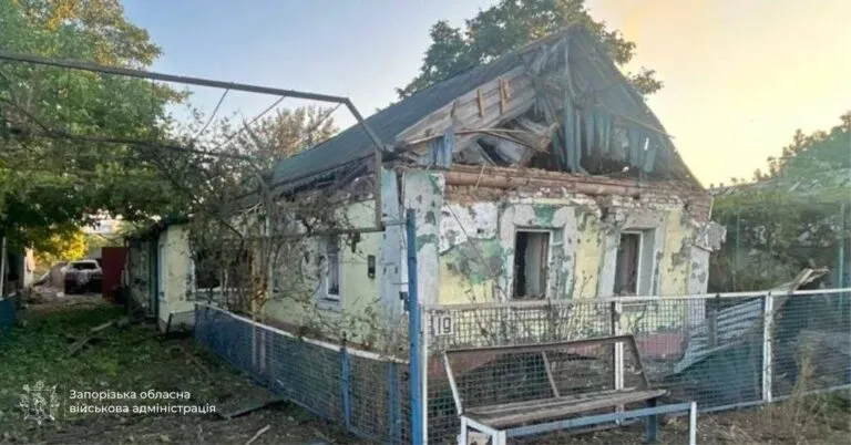 Загинули двоє людей, ще троє постраждали: наслідки атак РФ на Запорізький район