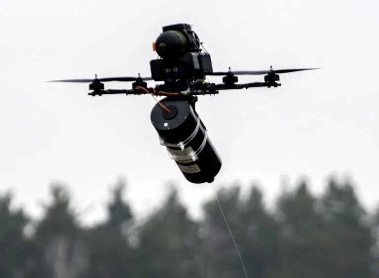 FPV на оптоволокні долітають до Запоріжжя: як врятуватися від полювальних дронів