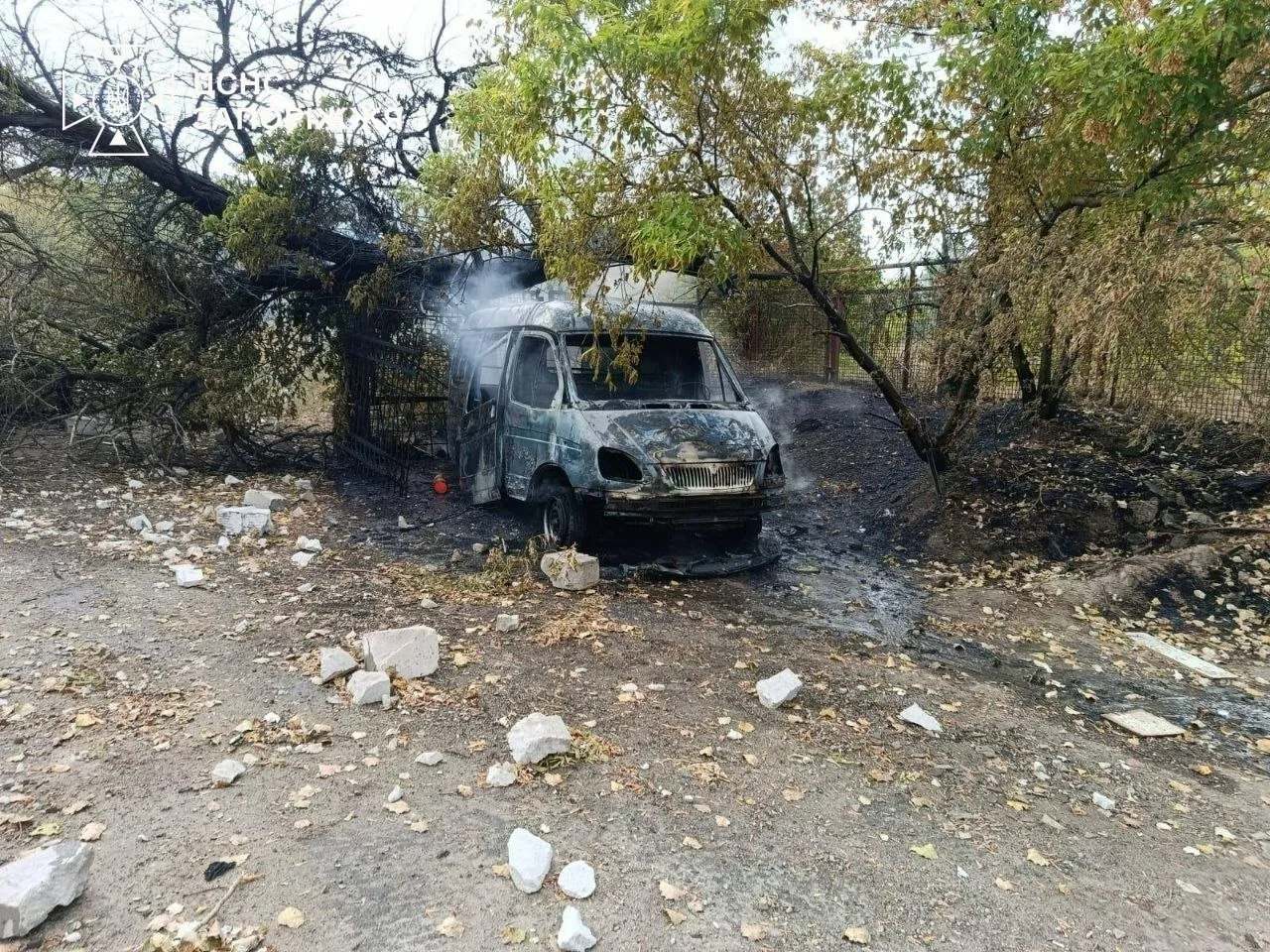 Дві автівки зайнялися через ворожі удари: подробиці пожеж у Запоріжжі