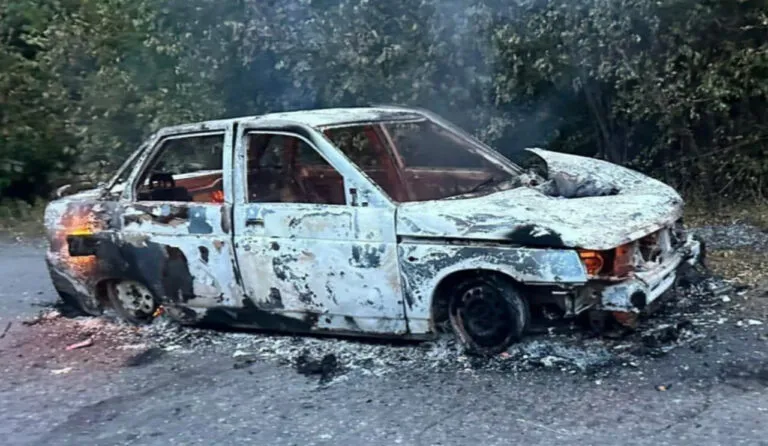 Ворог атакував АЗС у Запоріжжі: влучання у дві заправки та автівку
