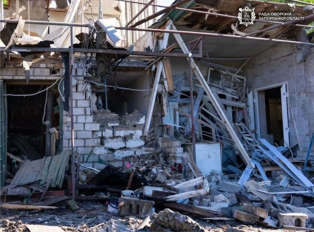 1 загибла і 3 поранених: окупанти за добу вдарили по 56 населених пунктах Запорізької області