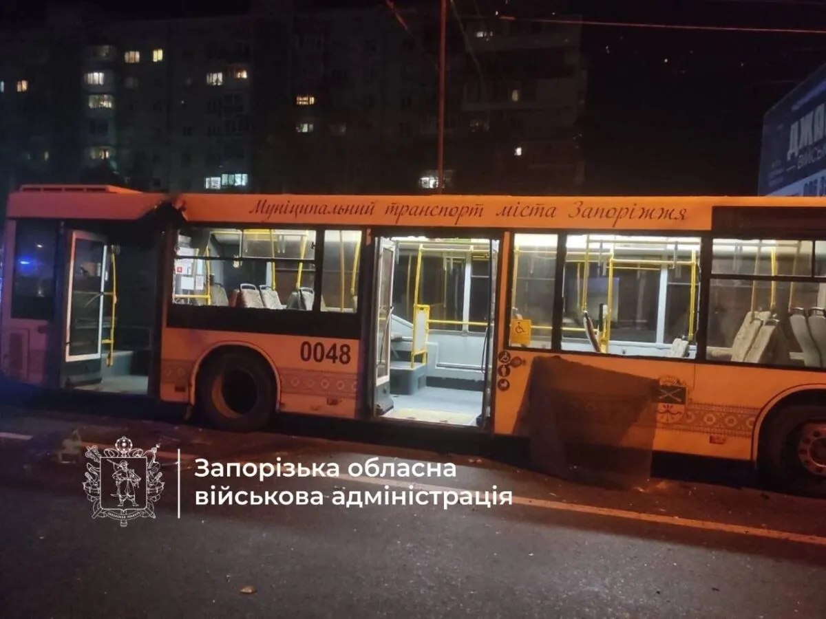 Дрон влучив в автобус у Космічному районі Запоріжжя