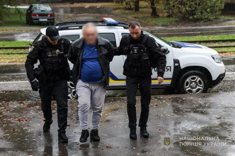 Арсенал на мільйони: у Запоріжжі викрили підпільних збувачів зброї